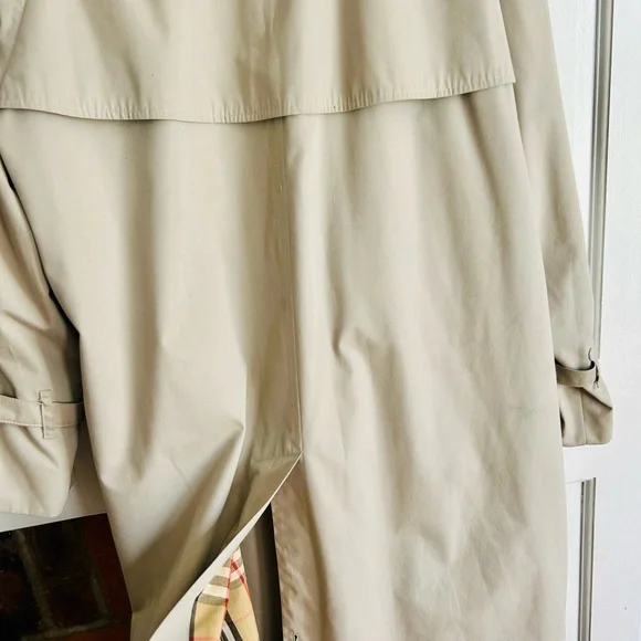 ❤️SALE AUTHENTIC Gorgeous Burberry Beige Trench Coat Fits Women's L-XL ❤️ - Picture 9 of 15